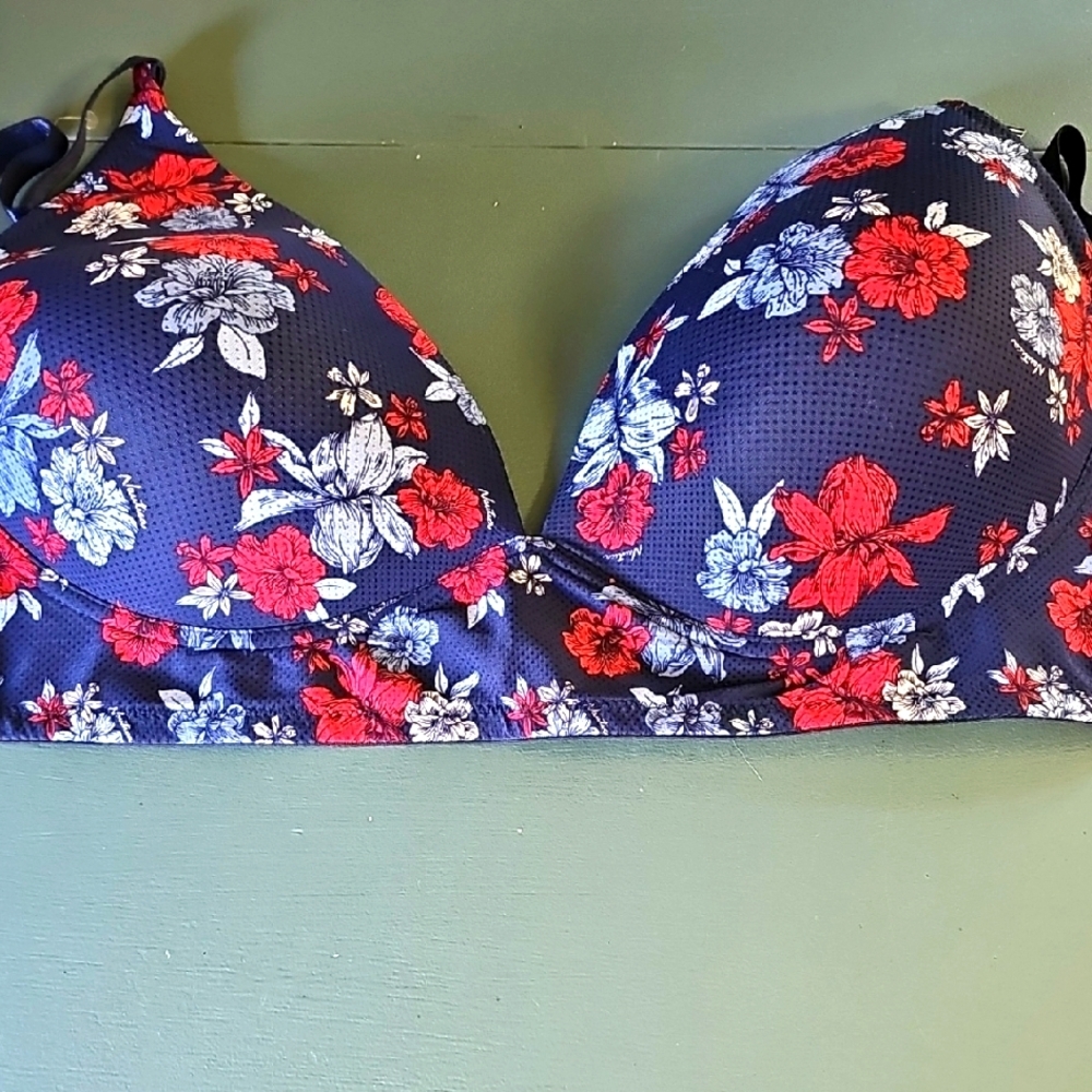 Nautica Blue Floral Wire-Free Bra. NWT.‎ size 42D. Style Nt4156